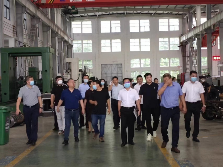 信陽市委常委、副市長李俊協(xié)同中國國際經(jīng)濟技術合作促進會考察團來廠考察指導